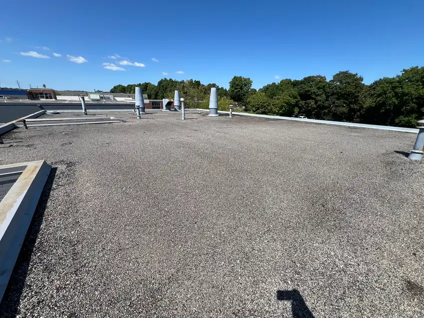 Commercial flat roofing project in Mississauga, ON